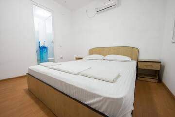 Фото номера Двухместный номер с 1 кроватью, вид на сад Гостевой дом Vila Yanis Vama Veche г. Вама-Веке 11