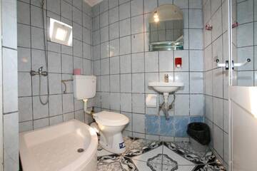 Фото номера Четырехместный номер Гостевой дом Casa Yachi г. Вама-Веке 15