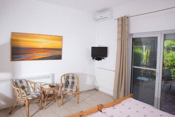 Фото номера Четырехместный номер с террасой Гостевой дом Casa Ana г. Вама-Веке 13
